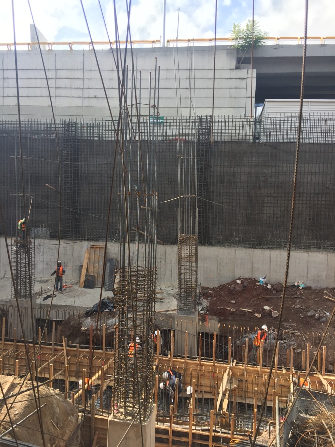 Construcción La Loma Edificio de Departamentos y Plaza comercial