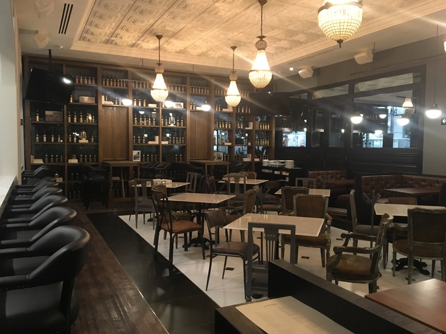 Cantina-salón principal-