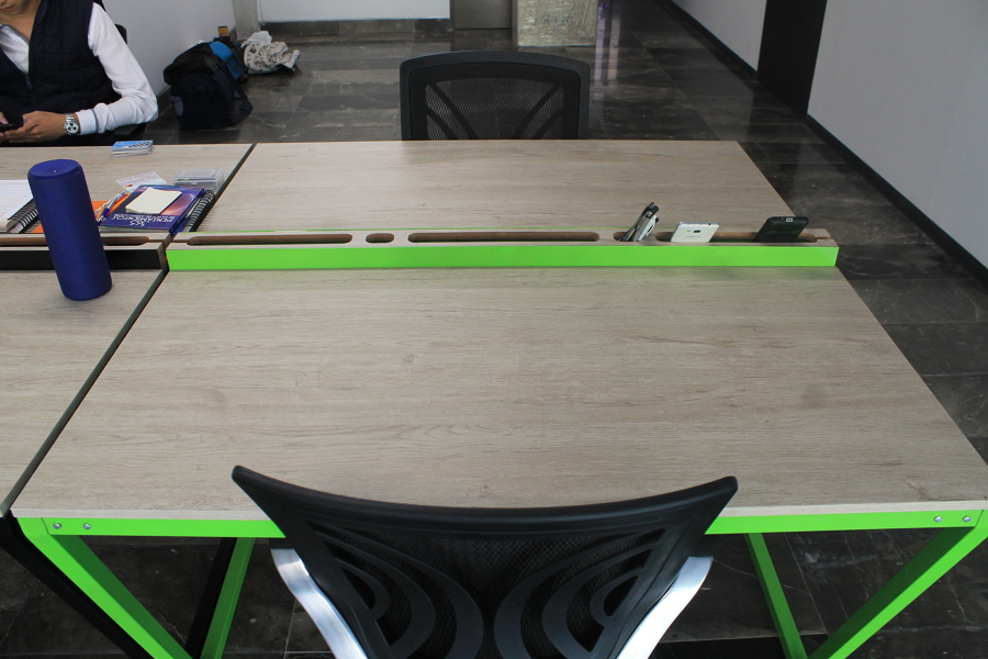 MESA DE TRABAJO COWORKING