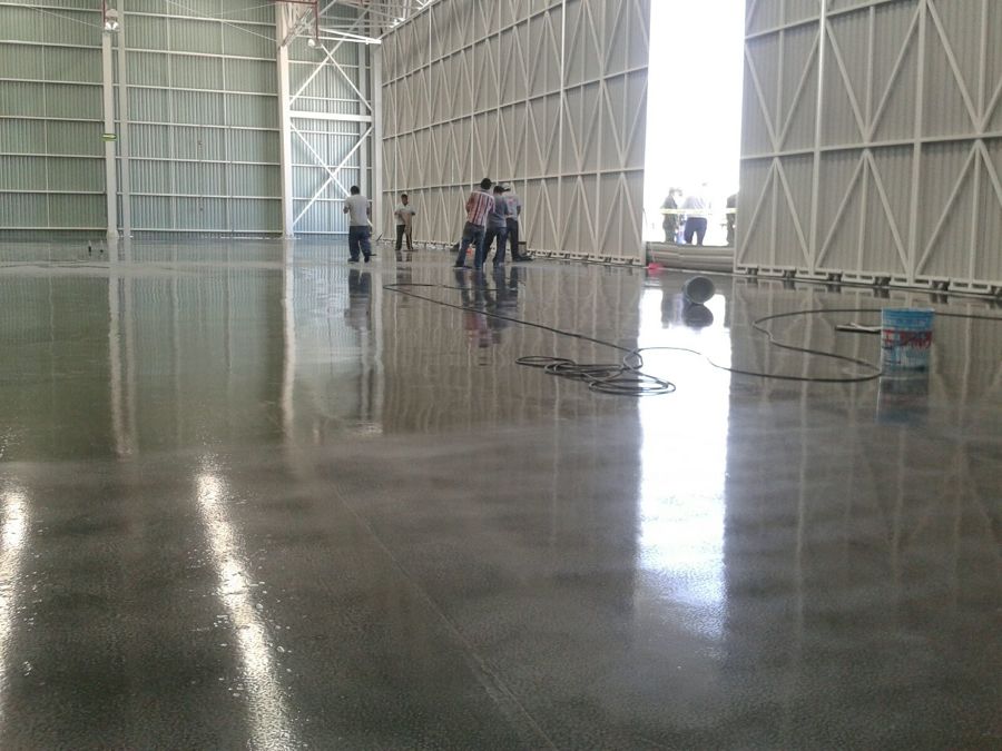Piso epoxico transparente 