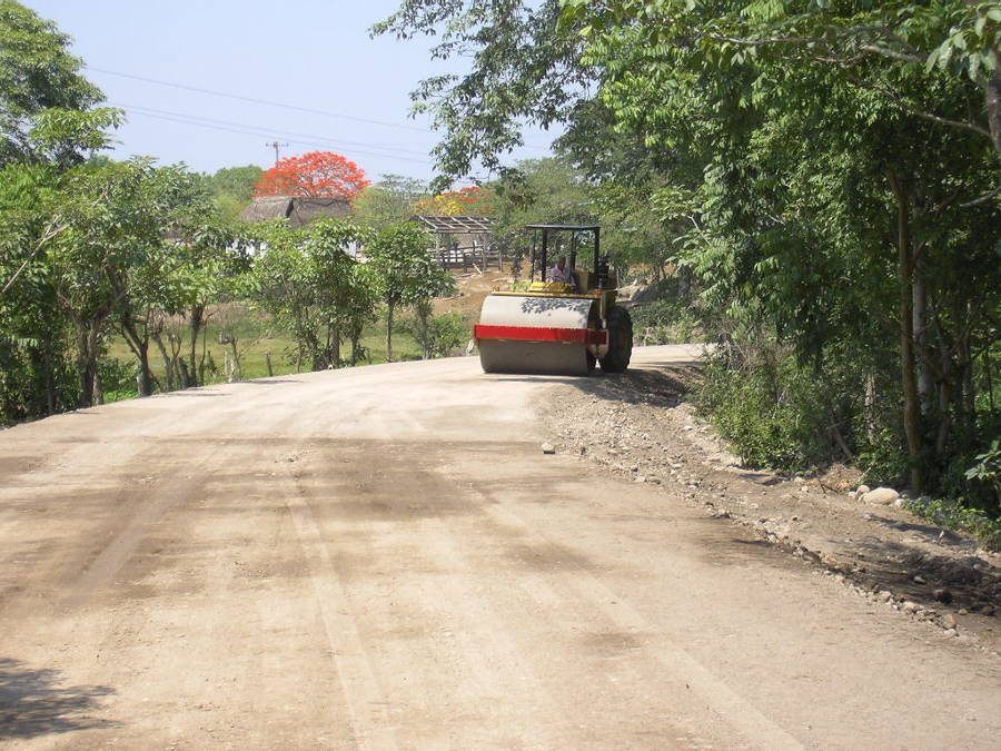 REHABILITACIÓN DE CAMINOS RURALES EN MUNICIPIOS DE VERACRUZ