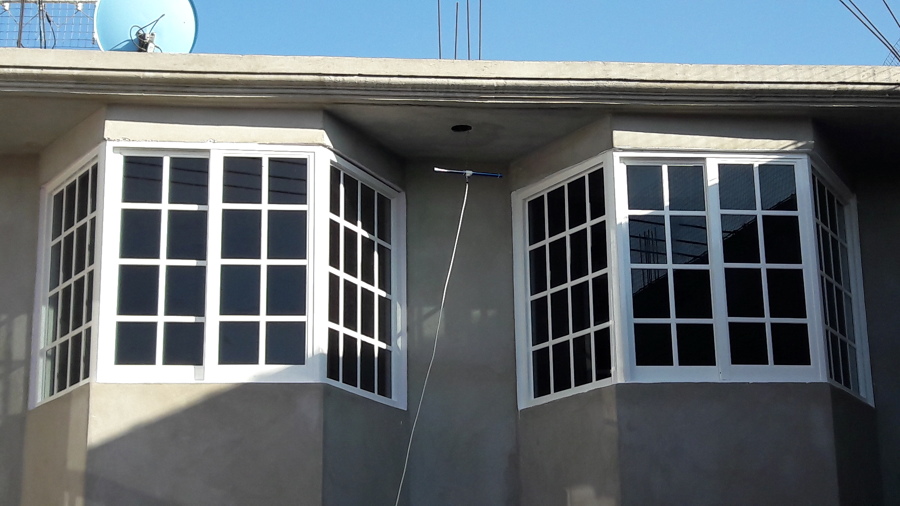 VENTANA TIPO BAY WINDOW