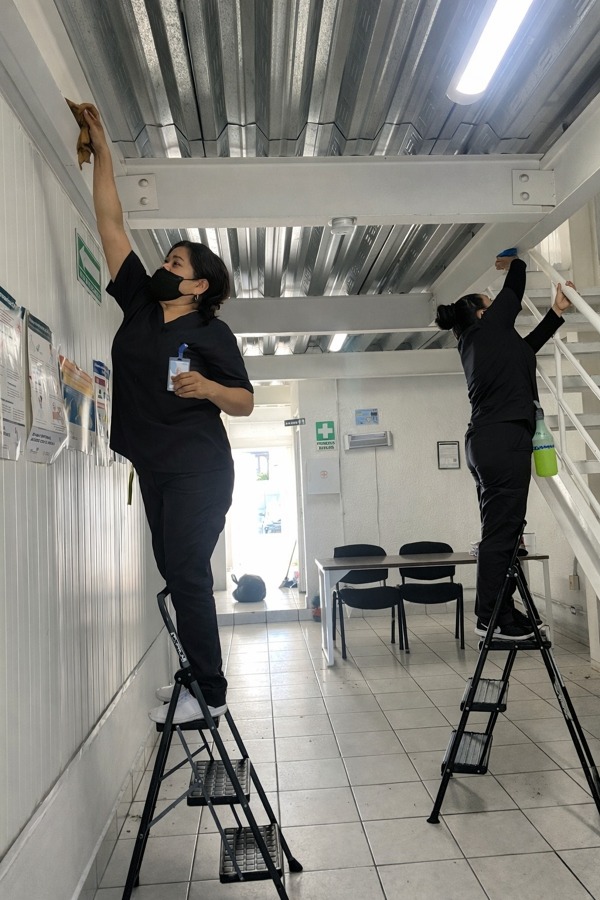 Limpieza profesional - Agencia AZUR