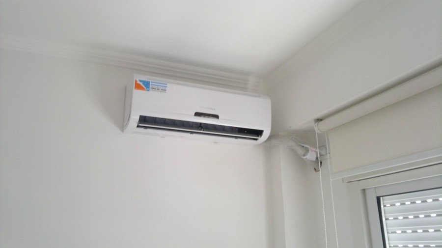 Mini Split en Casa de Fraccionamiento Puerta de Hierro.