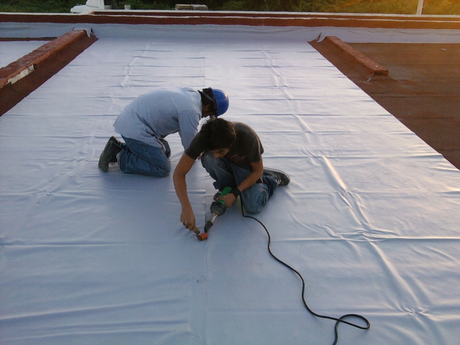 IMPERMEABILIZACIÓN DE LOSA CON GEOMEMBRANA DE PVC.