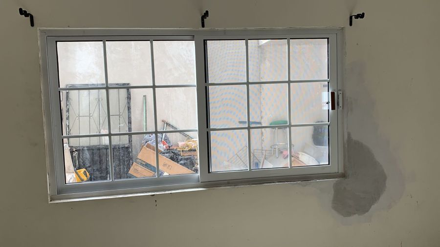 VENTANA COREDIZA 3" VIDRIO DOBLE Y CUADRICULA
