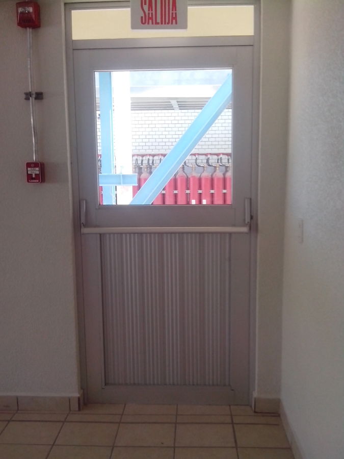 PUERTA DE EMERGENCIA