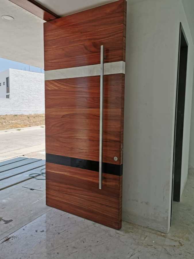 Puerta minimalista