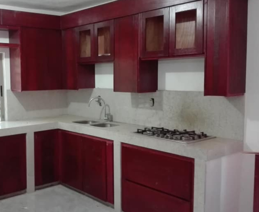 Puertas y alacenas en madera de Encino