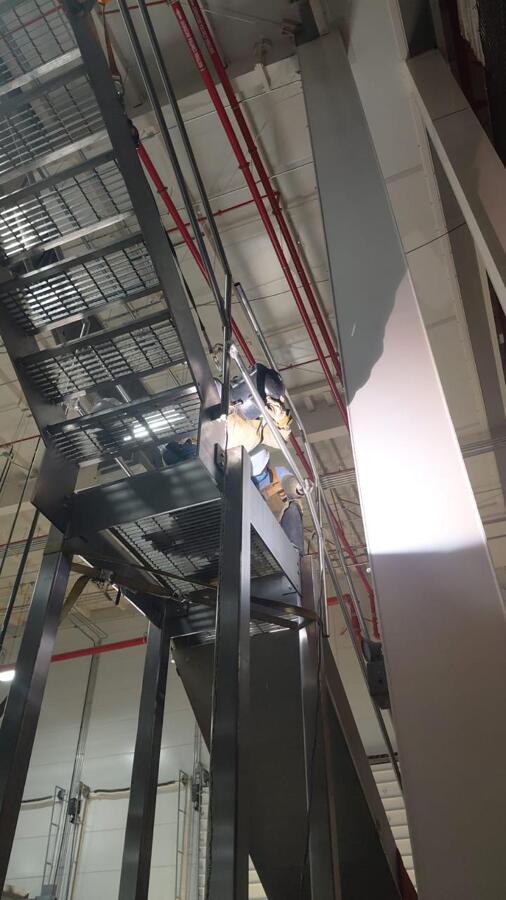 Soldadura en escalera con rejilla