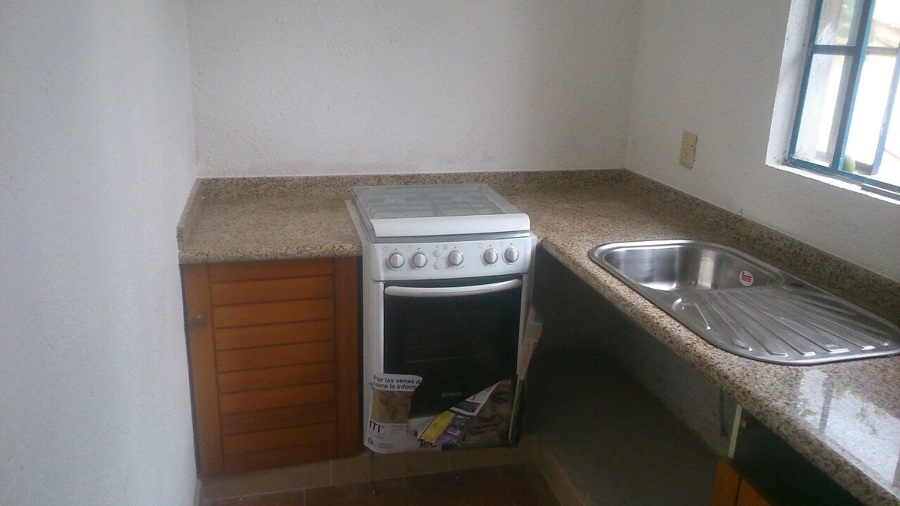 BARRA DE COCINA EN GRANITO MARACUYA