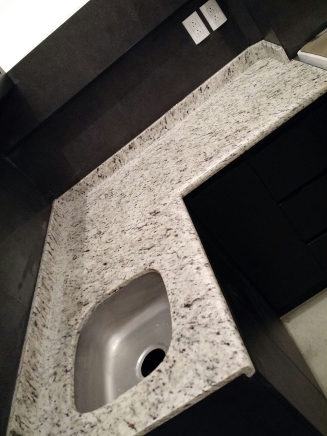 BARRA EN GRANITO KASHMERE MUEBLES MDF NEGRO MATE