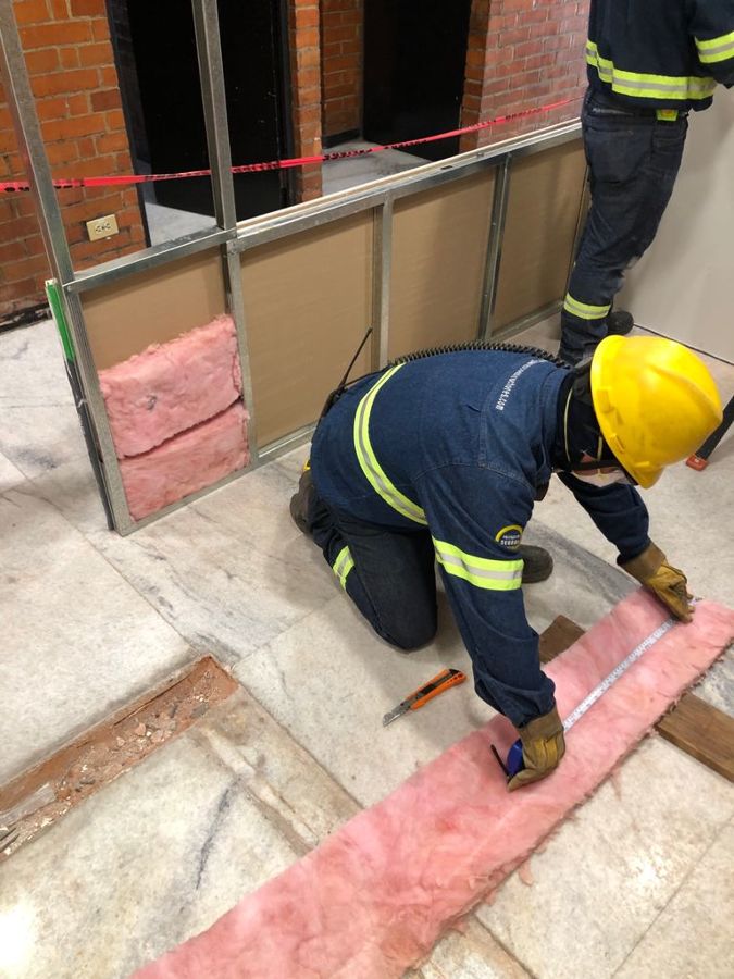 Suministro y colocación de muros de tablaroca