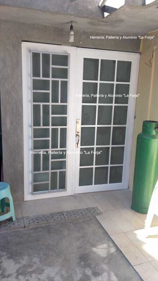 Puerta de Aluminio