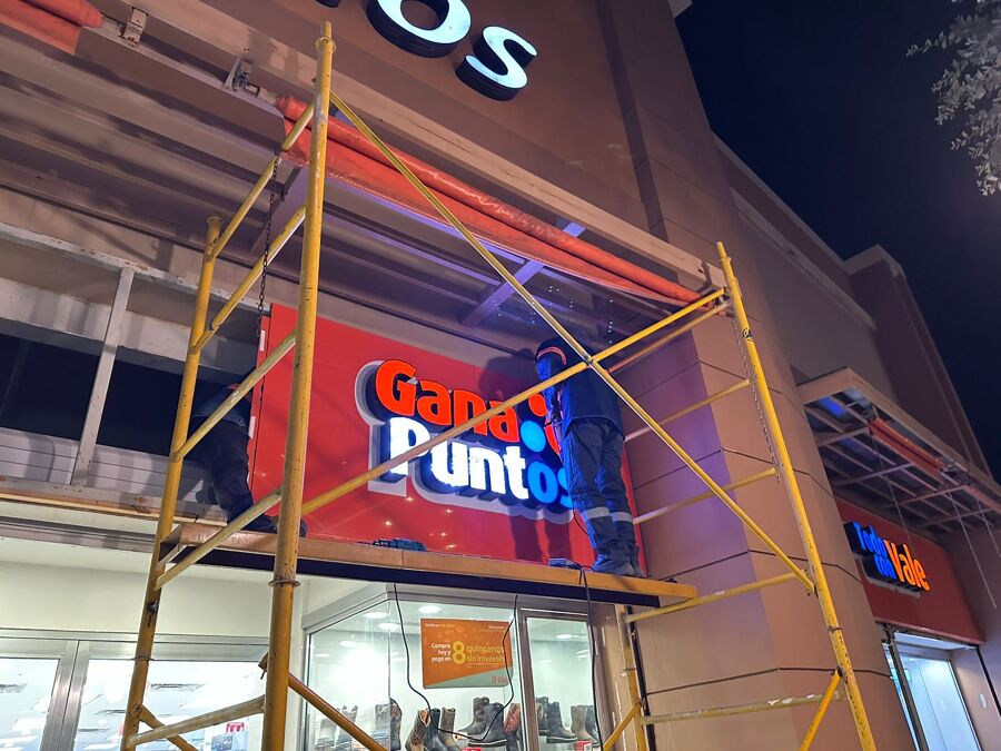 REMODELACIÓN DE FACHADA.