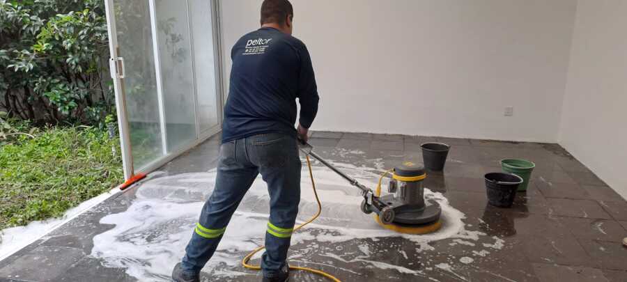 Limpieza de Pisos industriales