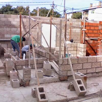 Levantamiento de muros de vivienda