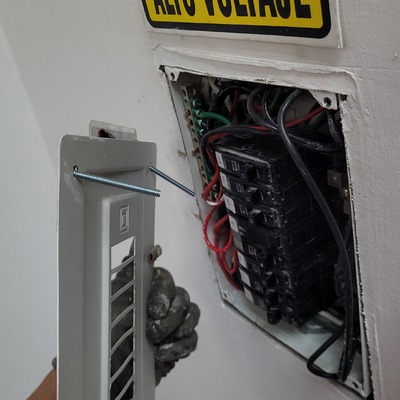 Localización y Solución de Fallas Eléctricas | Electricista en Rosarito
