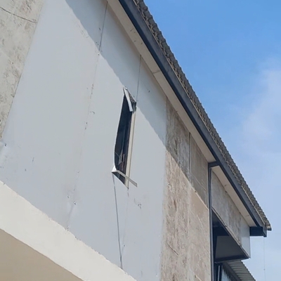 Nave industrial en segundo piso con pergolado en IPR