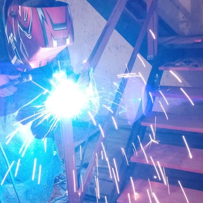 Herrería en general y Estructuras metálicas