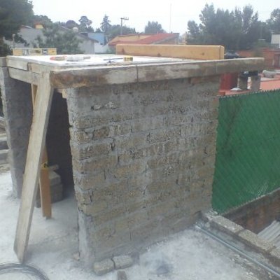 Se construyo base para tinaco