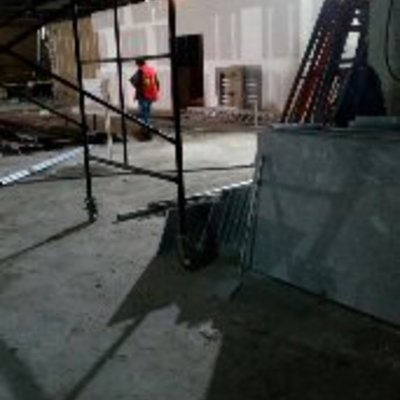 Pintando estructura de un cine