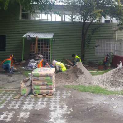 Escaleras de protección y acceso principal