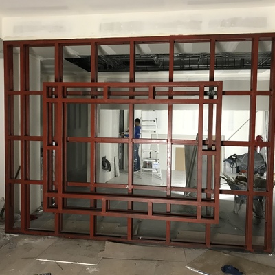 Soporte para televisión en banco