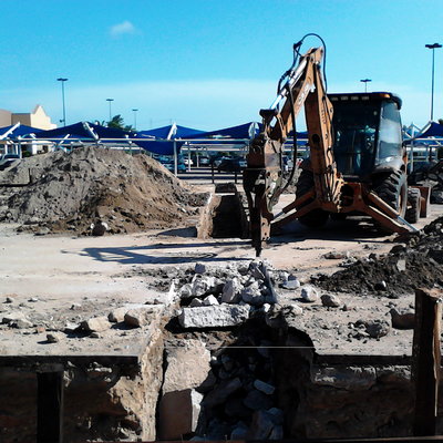 RUPTURA DE CONCRETO PARA EXCAVACION DE CEPAS