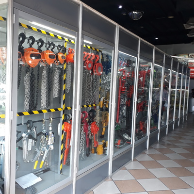 Remodelacion de exhibidores Ferreteria Modelo