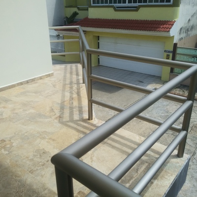 Barandal de aluminio
