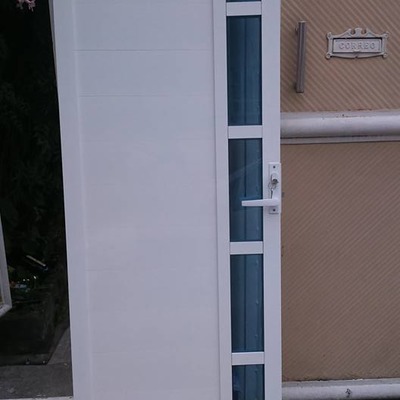 puerta de tres pulgadas