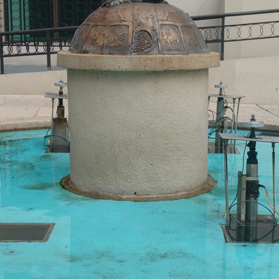 Fuente de edificio de la Lotería Nacional