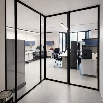 Cancel corredizo en aluminio color negro y cristal claro 6 mm templado