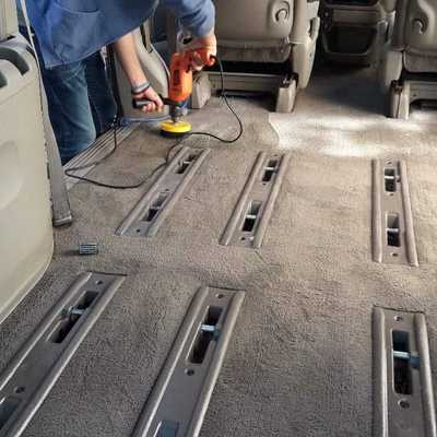 LAVADO DE INTERIORES DE CAMIONETAS