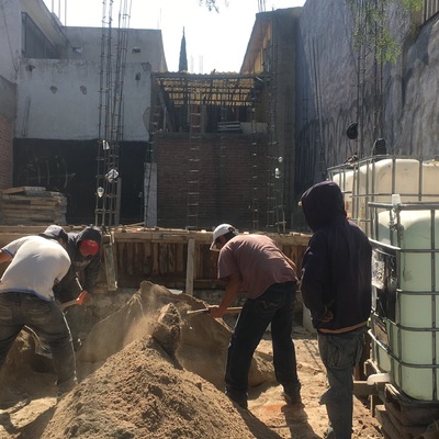 Limpieza y nivelación del terreno.