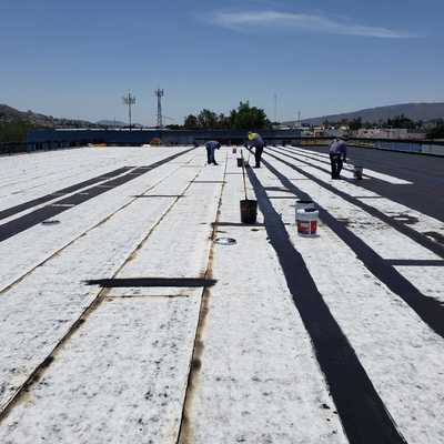 Aplicación de membrana asfáltica Geotextil.