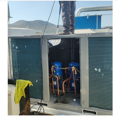 Manteniendo a equipo paquete