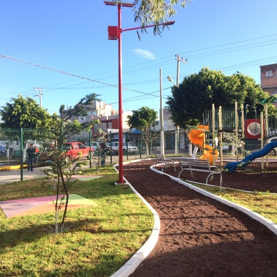 Luminarias y trotapista