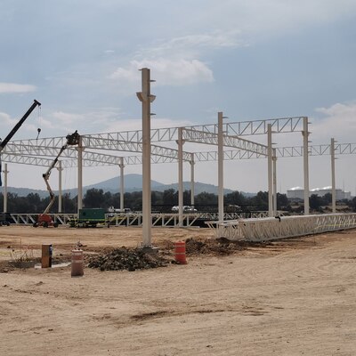 Hincado de columnas metálicas y montaje de estructura