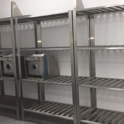 Mobiliario en acero inox