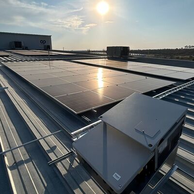 Sistema fotovoltaico sobre nave industrial