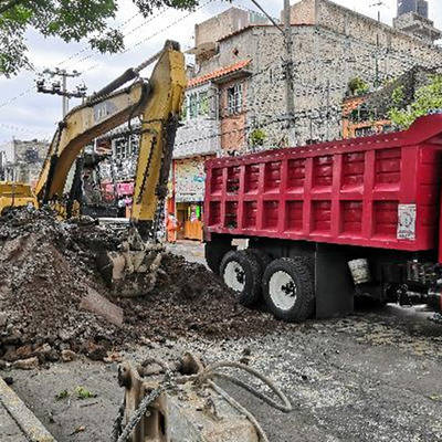 Carga y acarreo de material