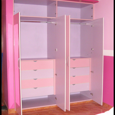 closet en tono rosa