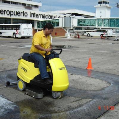 LIMPIEZA DE PLATAFORMAS DE AEROPUERTOS