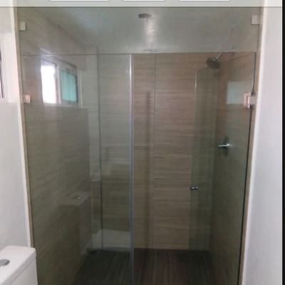 canceleria de aluminio y cristal templado