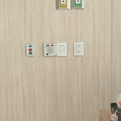 Instalación de puntos eléctricos y dispositivos especiales en área clínica