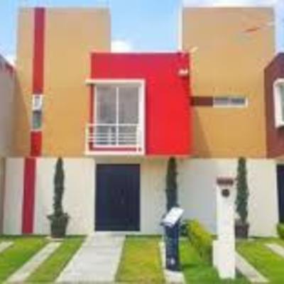 Casa en Obra Negra y Blanca