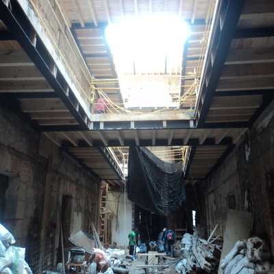 Patio central en obra