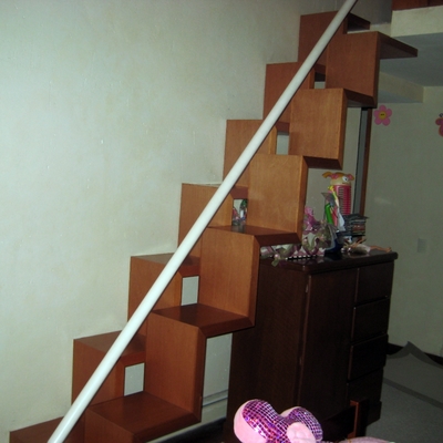 ESCALERA A TAPANCO